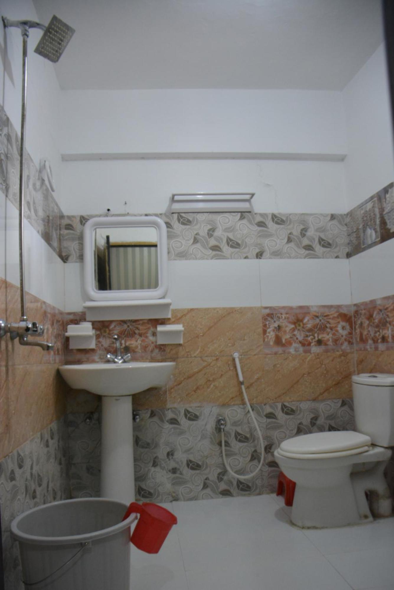 Hotel Pine Hills, Naran Zewnętrze zdjęcie