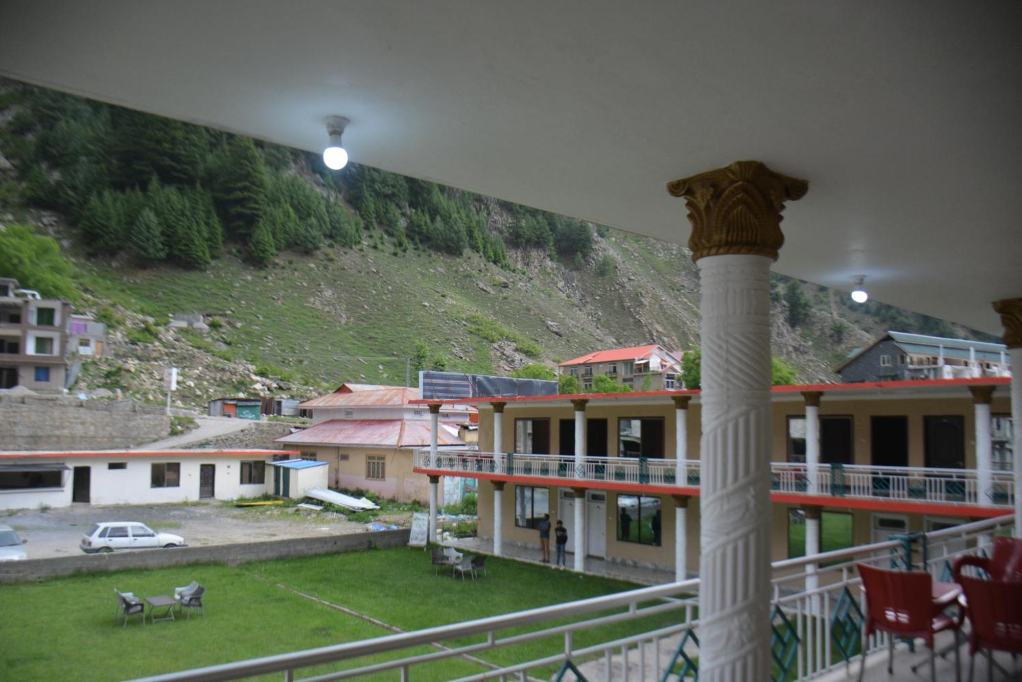 Hotel Pine Hills, Naran Zewnętrze zdjęcie