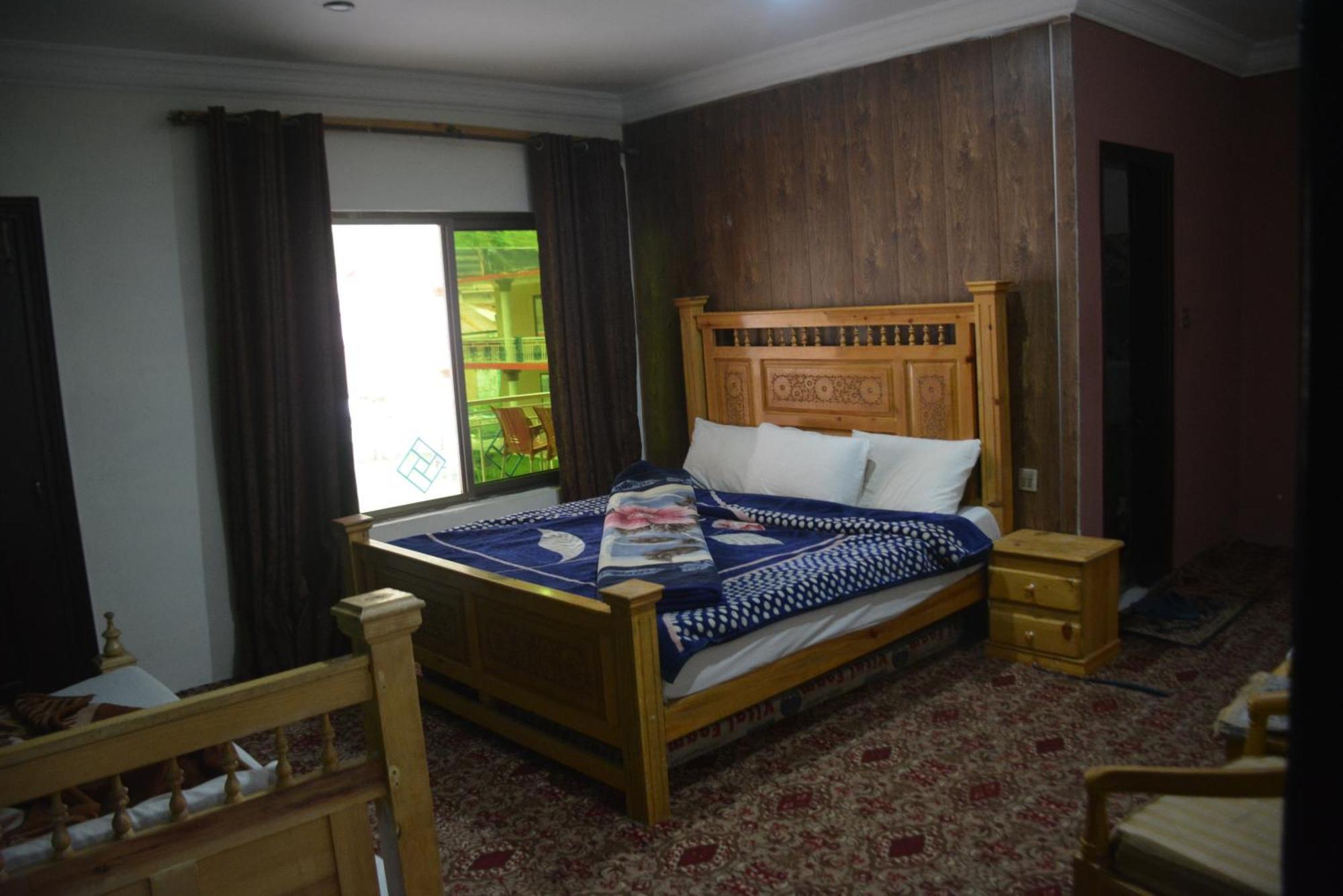 Hotel Pine Hills, Naran Zewnętrze zdjęcie