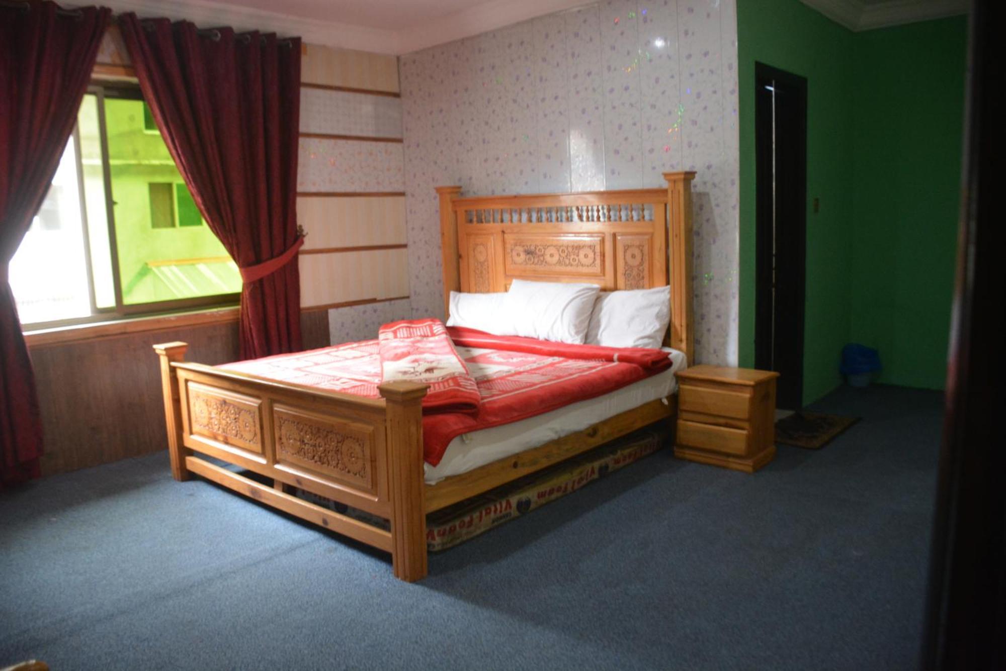 Hotel Pine Hills, Naran Zewnętrze zdjęcie
