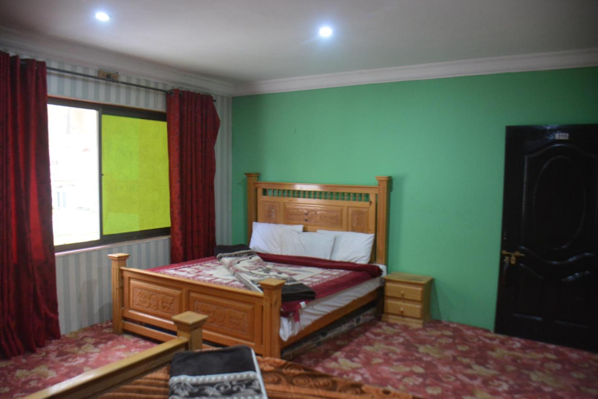 Hotel Pine Hills, Naran Zewnętrze zdjęcie