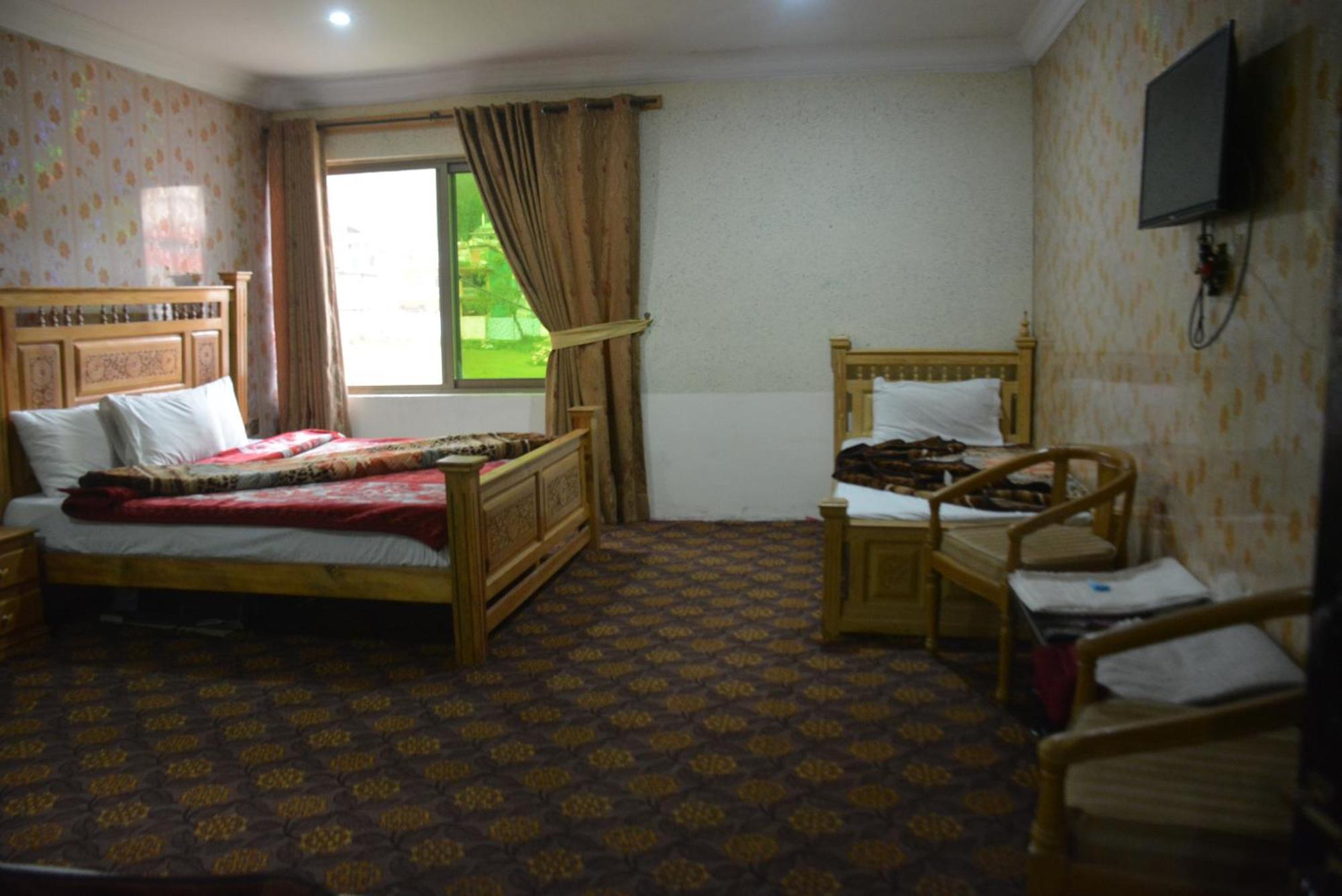 Hotel Pine Hills, Naran Zewnętrze zdjęcie
