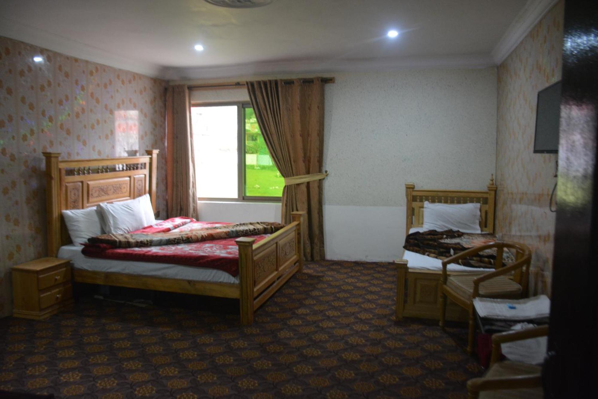 Hotel Pine Hills, Naran Zewnętrze zdjęcie