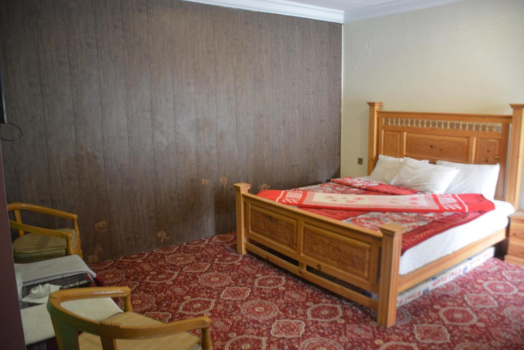 Hotel Pine Hills, Naran Zewnętrze zdjęcie