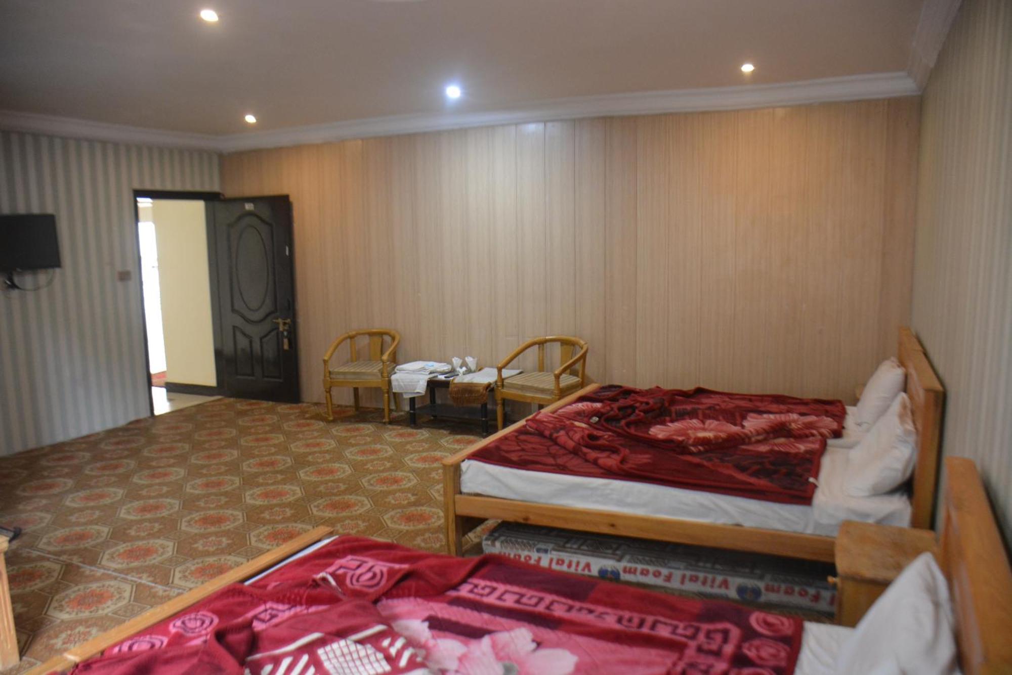 Hotel Pine Hills, Naran Zewnętrze zdjęcie