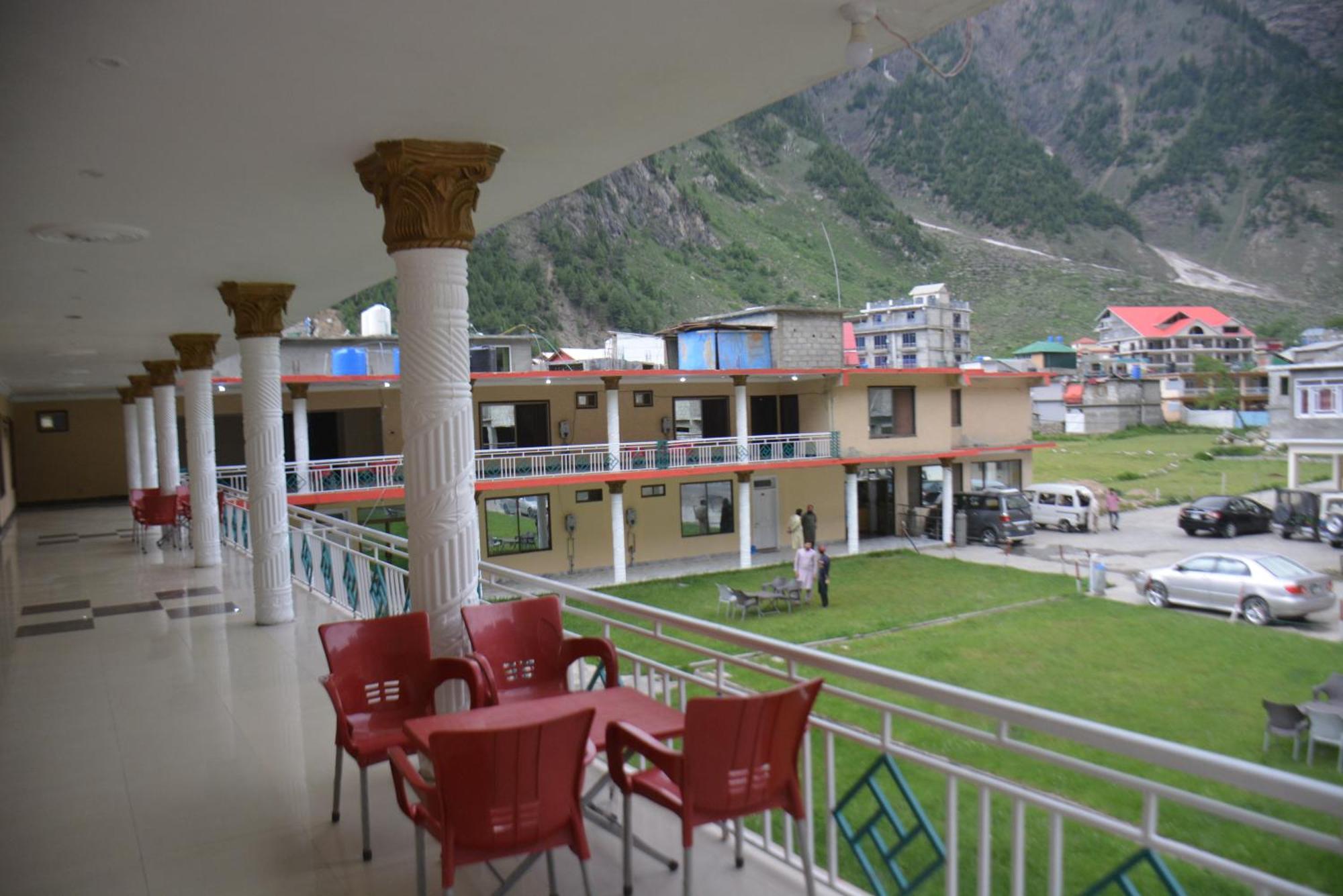Hotel Pine Hills, Naran Zewnętrze zdjęcie
