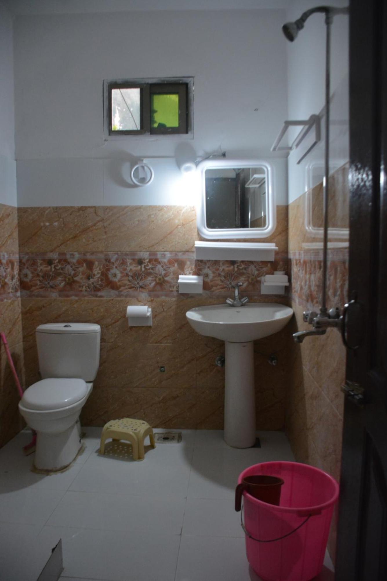 Hotel Pine Hills, Naran Zewnętrze zdjęcie