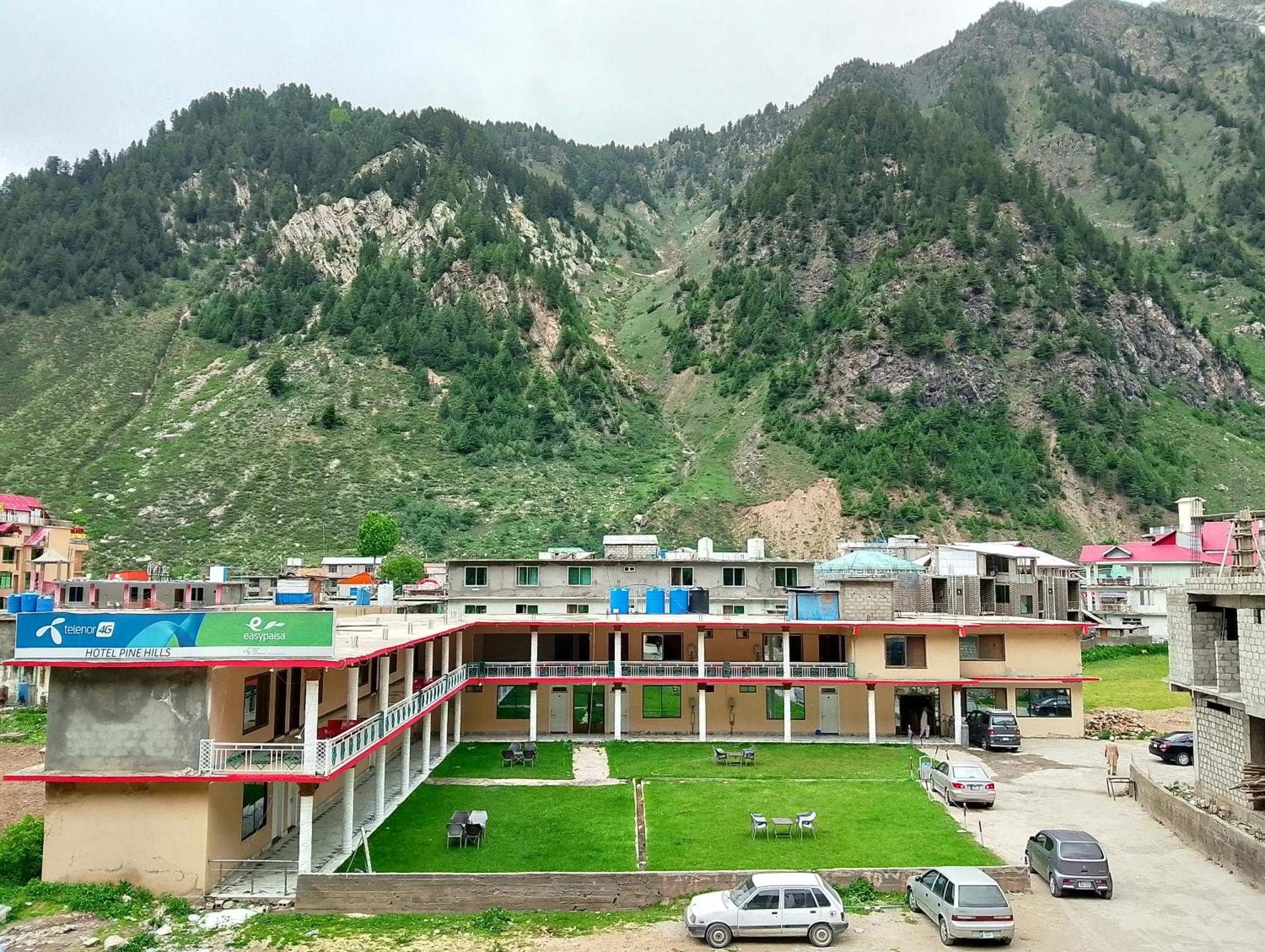 Hotel Pine Hills, Naran Zewnętrze zdjęcie
