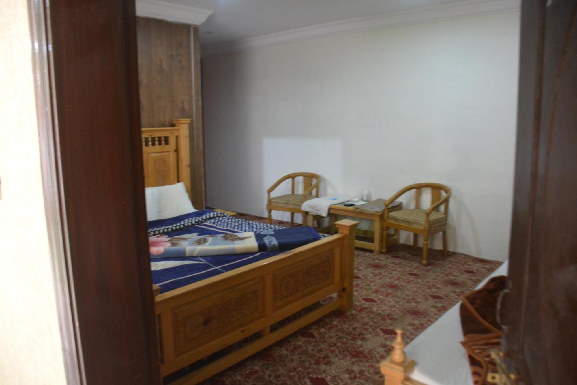 Hotel Pine Hills, Naran Zewnętrze zdjęcie